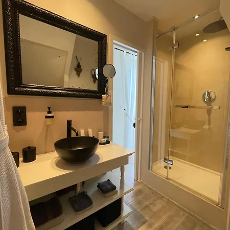 Grain De Sable Bed & Breakfast 4*